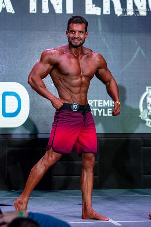 MEN'S PHYSIQUE +179